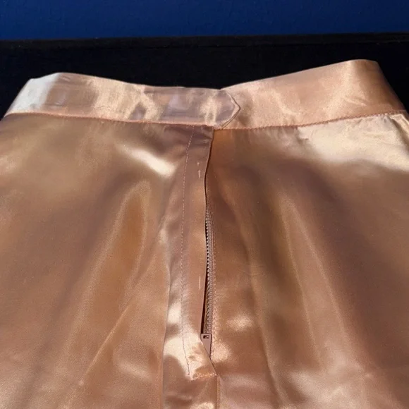 👗 Vintage 1940s Carlye Pale Pink Satin Suit – Frog Buttons, Peplum Waist – EUC - Picture 16 of 16